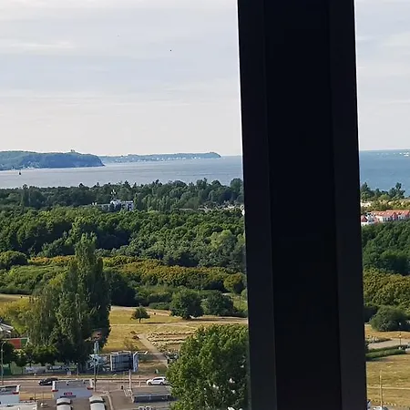 16th Floor View On The Sea And City. 15 Minutes Walk To The Beach. Apartmán *