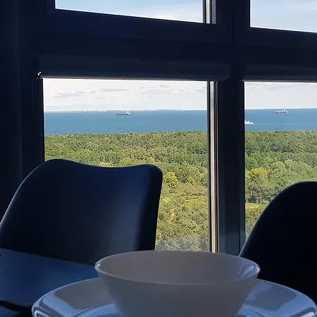 16th Floor View On The Sea And City. 15 Minutes Walk To The Beach. Apartmán *